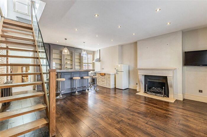 3 Bedroom Flat For Sale In New Kings Road, Fulham, London, SW6
