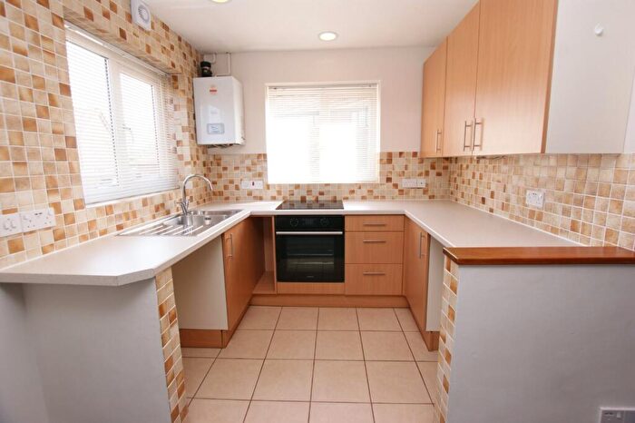 1 Bedroom Semi-Detached House For Sale In Chaffinch Close, Creekmoor, Poole, BH17 - Photo 3