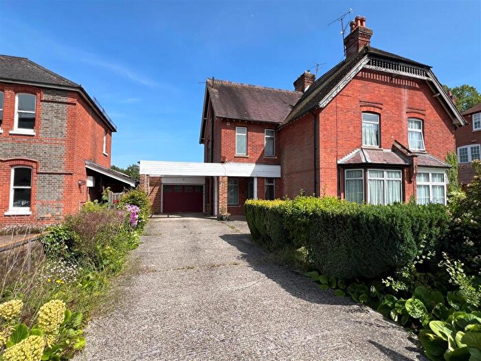 4 Bedroom Semi-Detached House For Sale In Cliddesden Road, Basingstoke, RG21