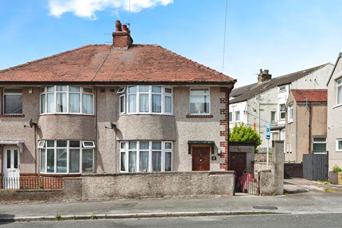 3 Bedroom Semi-Detached House For Sale In Chatsworth Road, Morecambe, LA4
