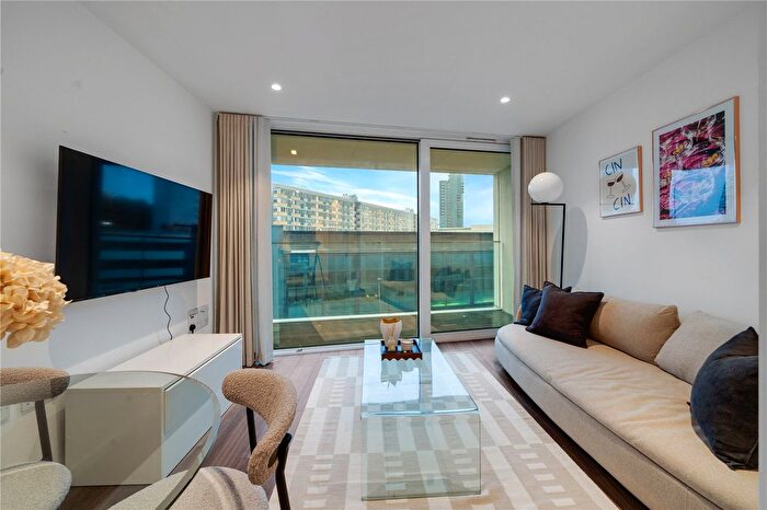 2 Bedroom Flat To Rent In Buckhold Road, Wandsworth, London, SW18