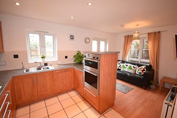 6 Bedroom Semi-Detached House To Rent In Bartholomews Square, Bristol, BS7