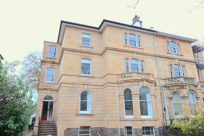 3 Bedroom Flat To Rent In Cambridge Park, Bristol, BS6