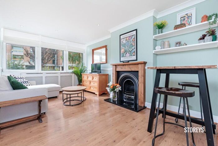 3 Bedroom Maisonette To Rent In Columbia Road, Shoreditch, London, E2