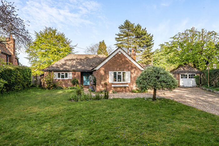 3 Bedroom Bungalow For Sale In Aldworth Road, Upper Basildon, Reading, Berkshire, RG8
