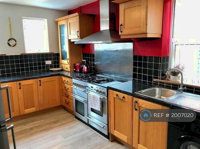 3 Bedroom Semi-Detached House To Rent In Westfield Road, Sedgley, Dudley, DY3