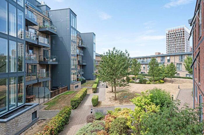 3 Bedroom Flat For Sale In Ruckholt Road, Leyton, London, E10