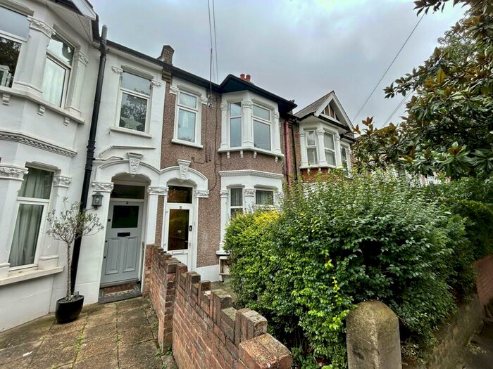 2 Bedroom Flat To Rent In East Road, Stratford, E15