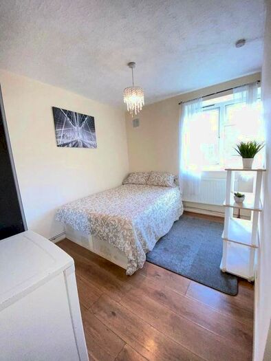 4 Bedroom Flat To Rent In London, N16