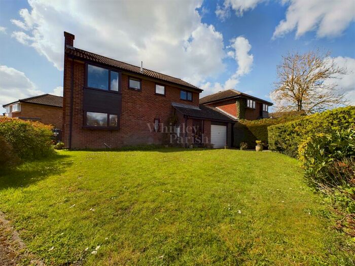 4 Bedroom Link Detached House For Sale In Matthews Close, Tasburgh, Norwich, NR15