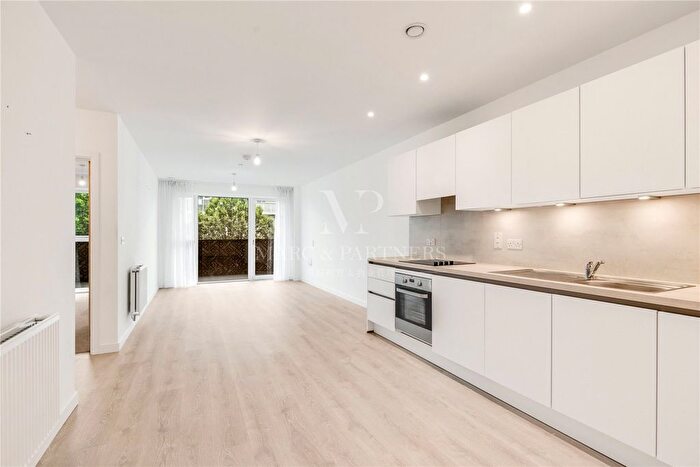 3 Bedroom Flat To Rent In Winter Apartments, East Acton Lane, London, W3