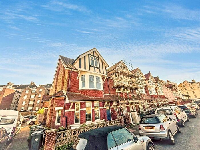2 Bedroom Flat For Sale In Latimer Road, Eastbourne, BN22