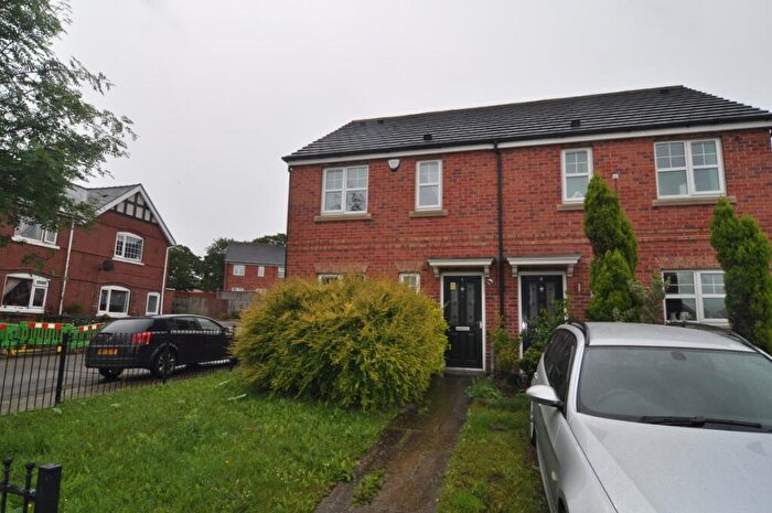 3 Bedroom Semi-Detached House To Rent In Dewfield Close, Grimethorpe, S72