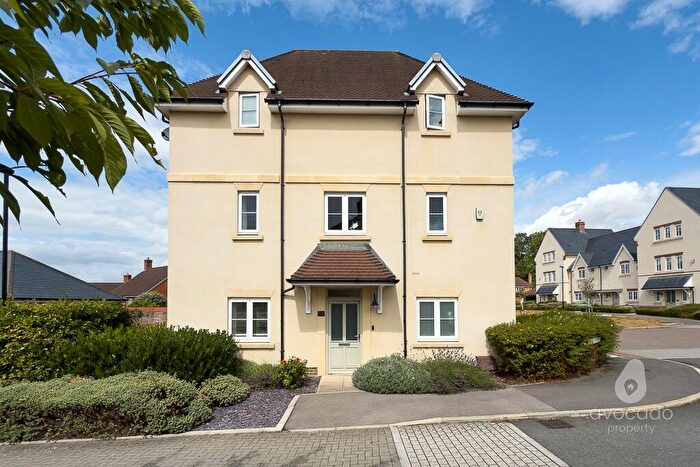 4 Bedroom Semi Detached House For Sale In Teasel Down, Warfield, Berkshire, RG42