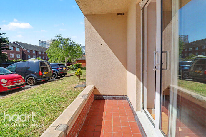 2 Bedroom Apartment For Sale In Guildford Road, Southend-On-Sea, SS2