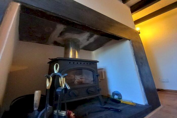 2 Bedroom Terraced House To Rent In Bryn Crwn, Caernarfon, LL55