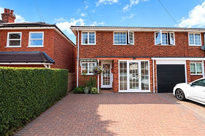 4 Bedroom End Terrace House For Sale In Woking, Surrey, GU22