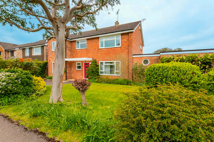 5 Bedroom Detached House To Rent In Stafford Road, Petersfield, Hampshire, GU32