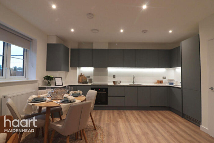 2 Bedroom Apartment For Sale In Aspen Road, High Wycombe, HP10