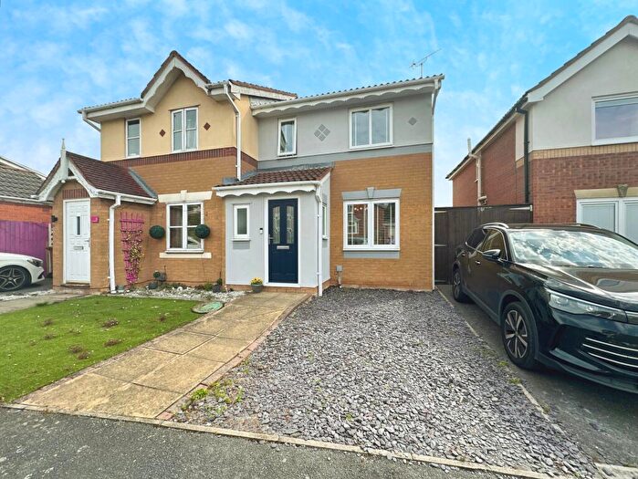 3 Bedroom Semi-Detached House For Sale In Penkridge Road, Church Gresley, Swadlincote, DE11