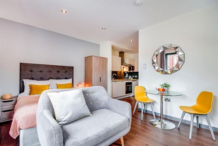 1 Bedroom Studio To Rent In Walham Grove, London, SW6