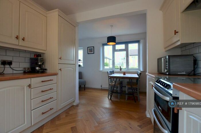 3 Bedroom Terraced House To Rent In Second Avenue, Rawdon, Leeds, LS19