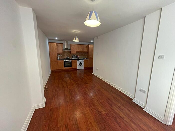 2 Bedroom Apartment To Rent In Flat, Lilley Road, L7