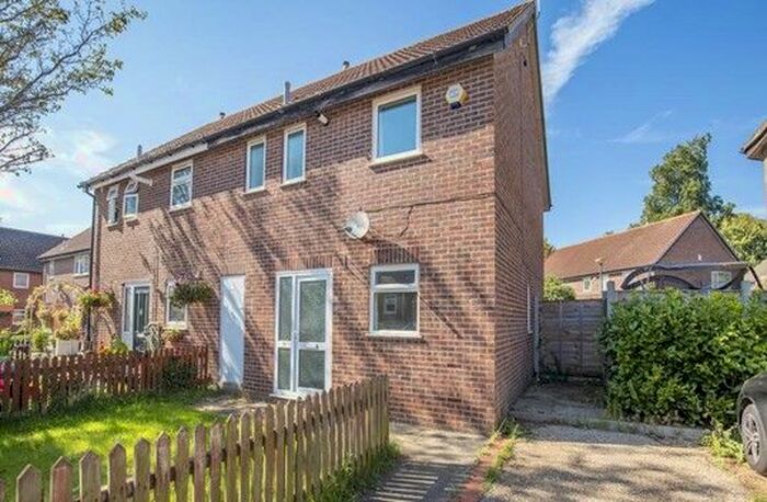 3 Bedroom Semi-Detached House To Rent In Notykin Street, Norwich, NR5