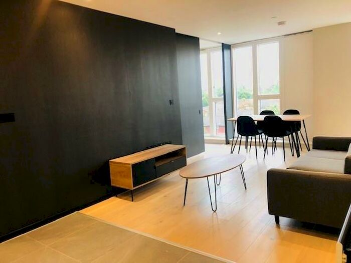 2 Bedroom Apartment To Rent In City Gardens, B Spinners Way, Manchester, M15