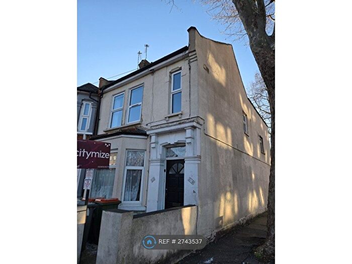 3 Bedroom Flat To Rent In Napier Road, London, E6