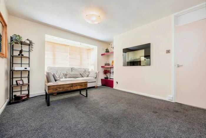 2 Bedroom Flat For Sale In Clarence Road, Leighton Buzzard, LU7