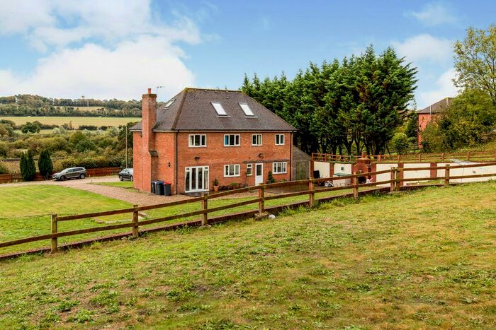 5 Bedroom Country House For Sale In Ashford Road, Canterbury, CT4