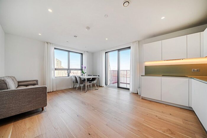 1 Bedroom Flat To Rent In Peninsula Gardens, Mabyn Lane, Lower Riverside, Greenwich Peninsula, SE10