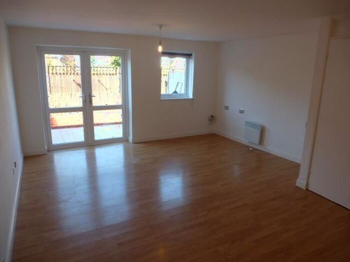 3 Bedroom Flat To Rent In Alexandra Road, London, N10