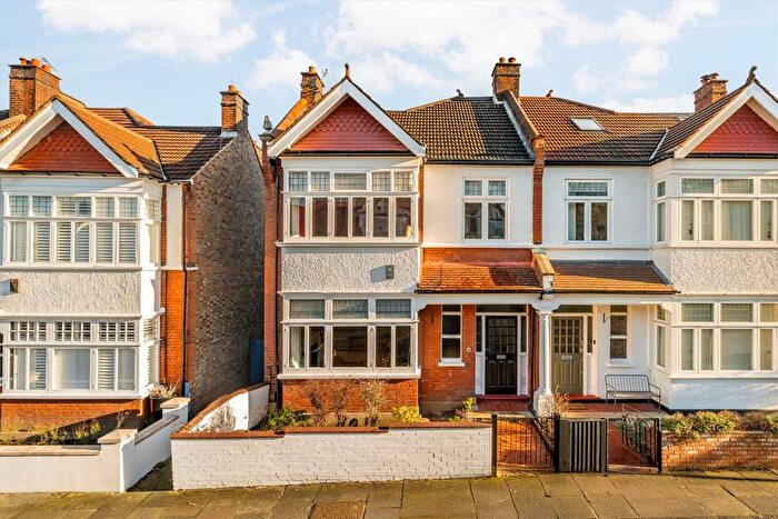 6 Bedroom Semi-Detached House For Sale In Dora Road, Wimbledon, SW19