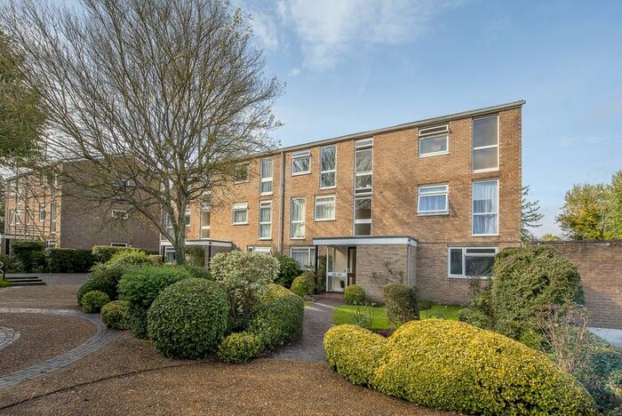 1 Bedroom Flat To Rent In Harrowdene Gardens, Teddington, TW11