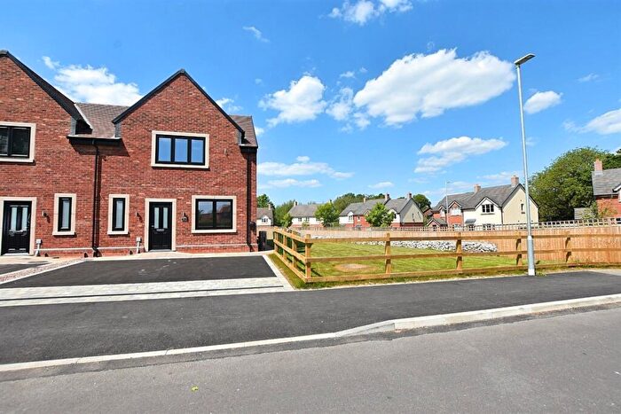 3 Bedroom Semi-Detached House For Sale In Dunkirk Way, Holmes Chapel, CW4