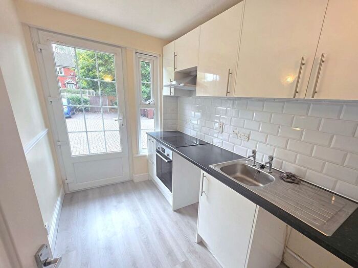 2 Bedroom Flat To Rent In Victoria Place, Banbury, OX16