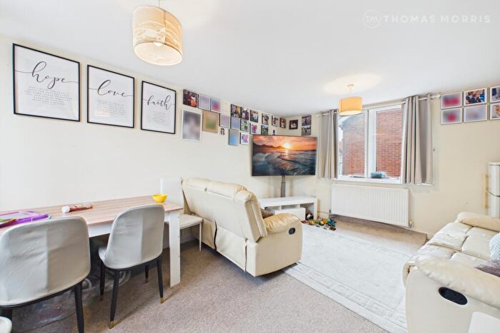 2 Bedroom Apartment To Rent In Station Road, Rushden, Northamptonshire, NN10