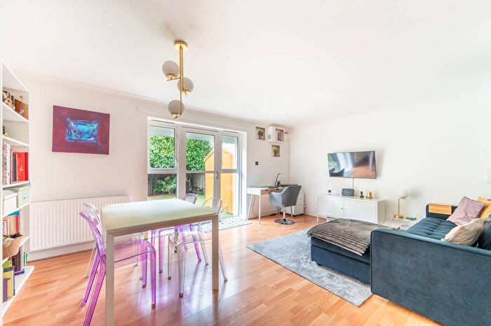 2 Bedroom Flat For Sale In Lucas Close, Willesden, London, NW10