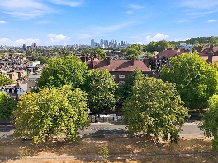 2 Bedroom Flat For Sale In Waveney House, Peckham Rye, SE15