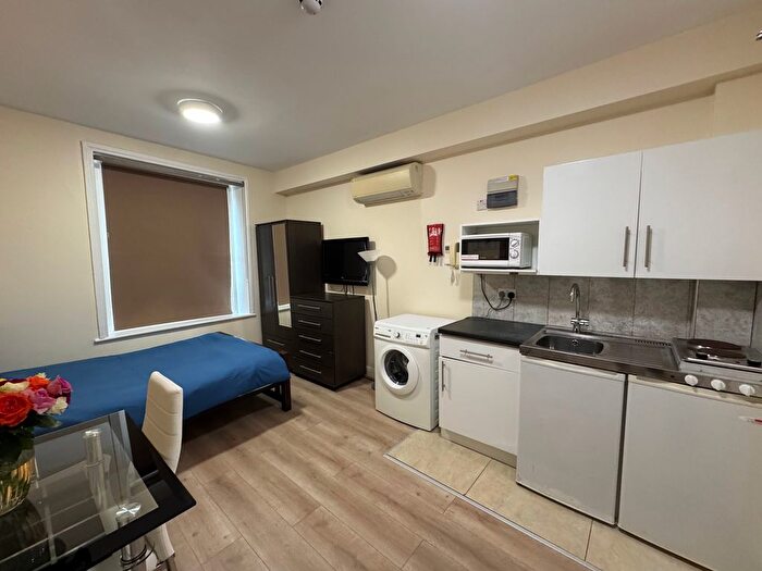 Studio To Rent In Cromwell Road, London, SW7