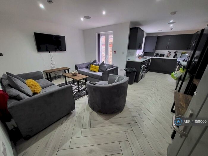 7 Bedroom Terraced House To Rent In Alderson Road, Liverpool, L15