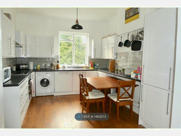 2 Bedroom Flat To Rent In Lordship Lane, London, SE22