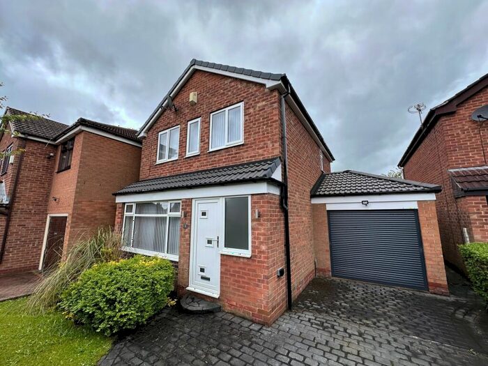 3 Bedroom Detached House To Rent In Exmoor Close, Ashton-Under-Lyne, OL6