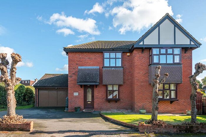 4 Bedroom Detached House For Sale In Evesham Road, Reigate, RH2