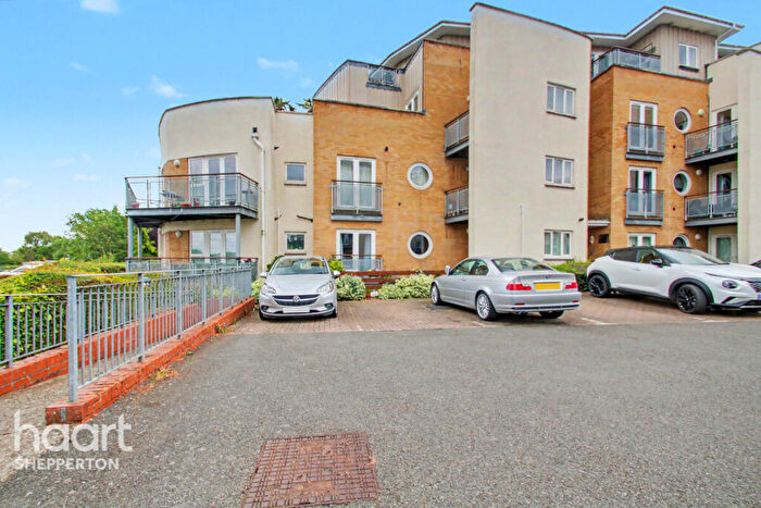 2 Bedroom Apartment For Sale In Bridge Wharf, Chertsey, KT16