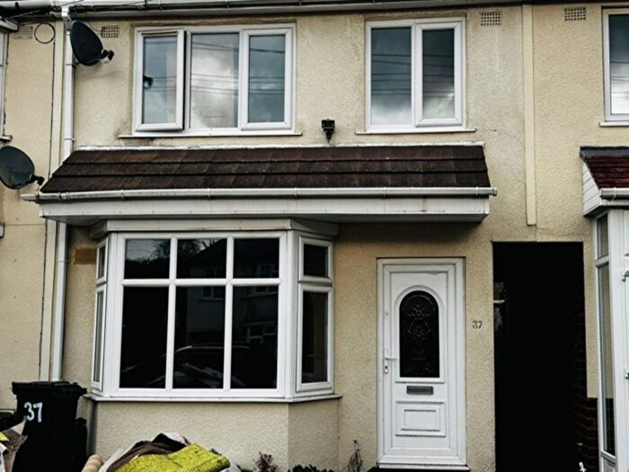 3 Bedroom Terraced House To Rent In Newland Grove, Dudley, DY2