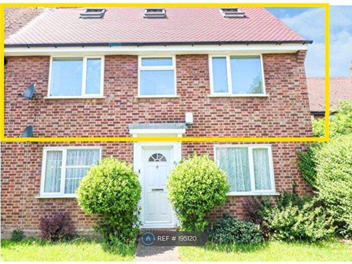 4 Bedroom Maisonette To Rent In Beechwood Gardens, Slough, SL1