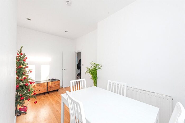 2 Bedroom Apartment To Rent In Sutton Road, Muswell Hill, London, N10